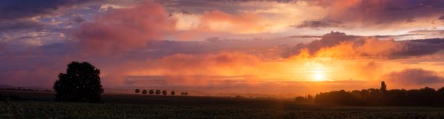 Coucher de soleil brumeux